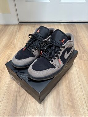 Jordan 1 Low Top Sneakers in Black, olive, orange